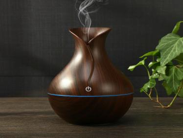 Umidificator de aer cu funcție de aromaterapie și iluminare LED ambientală, design decorativ tip vază.