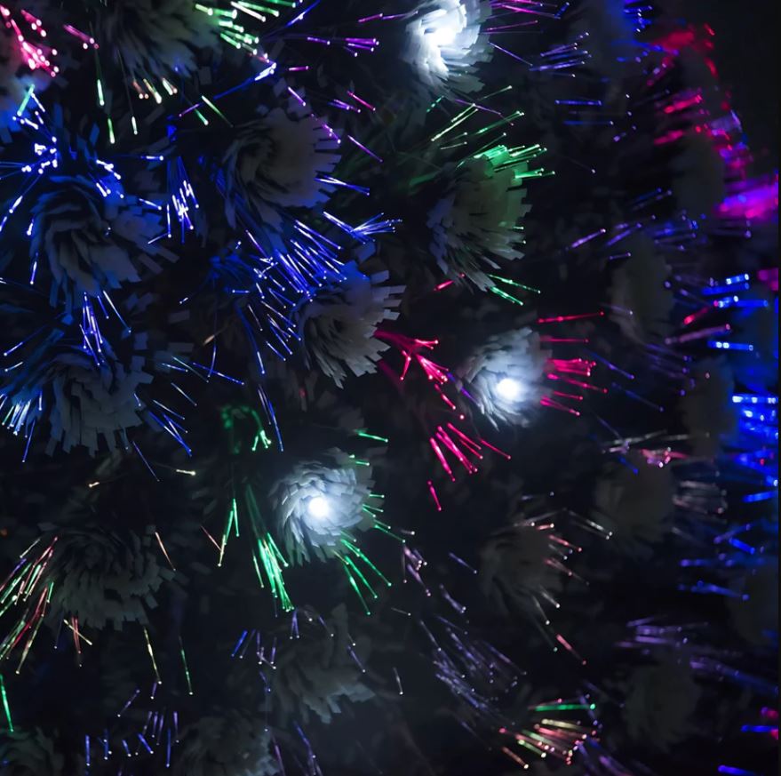 Brad Artificial 210 cm cu Fibră Optică & 240 LED-uri RGB – Aspect Nins, Suport Metalic, Transformator și Vârf Stea | IP20, Verde